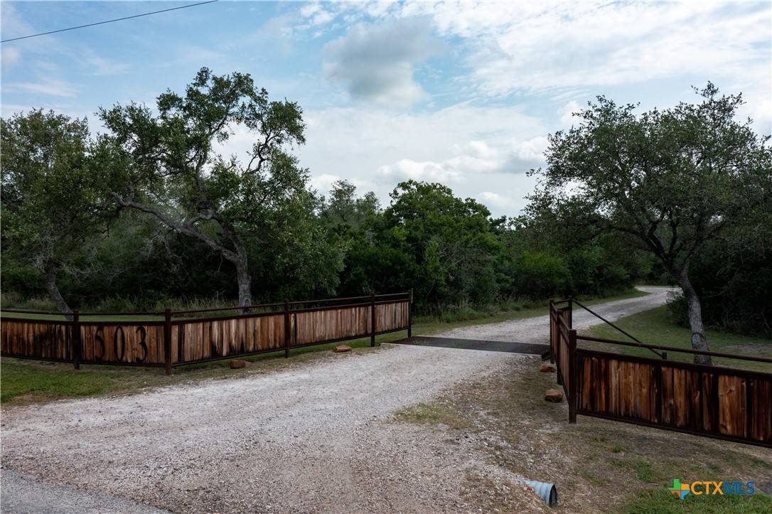 Goliad, TX 77963,503 Oak Forest RD