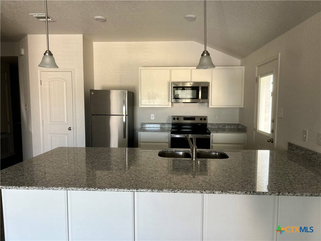 Temple, TX 76501,113 Dolphin DR #B