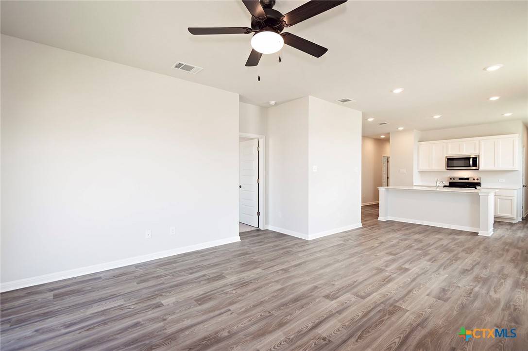 Jarrell, TX 76537,201 Escape WAY