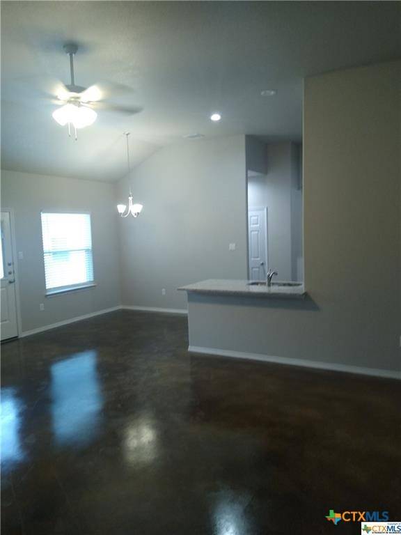 Seguin, TX 78155,1123 Burek Cross