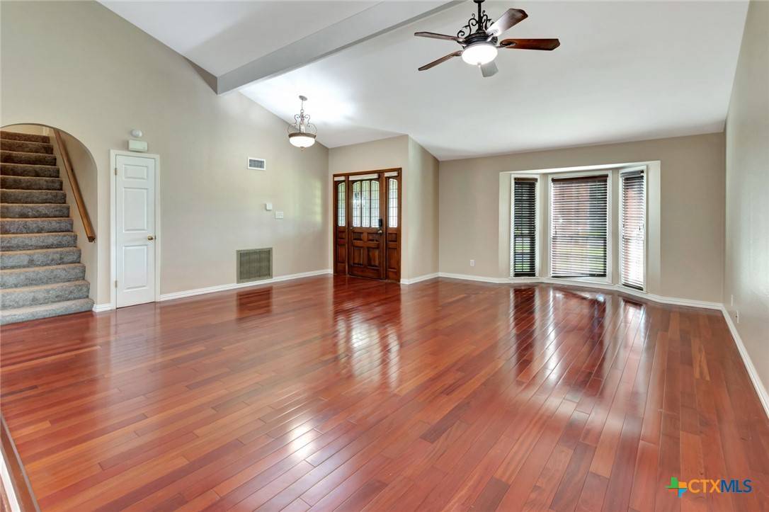 Victoria, TX 77904,608 Chimney Rock DR
