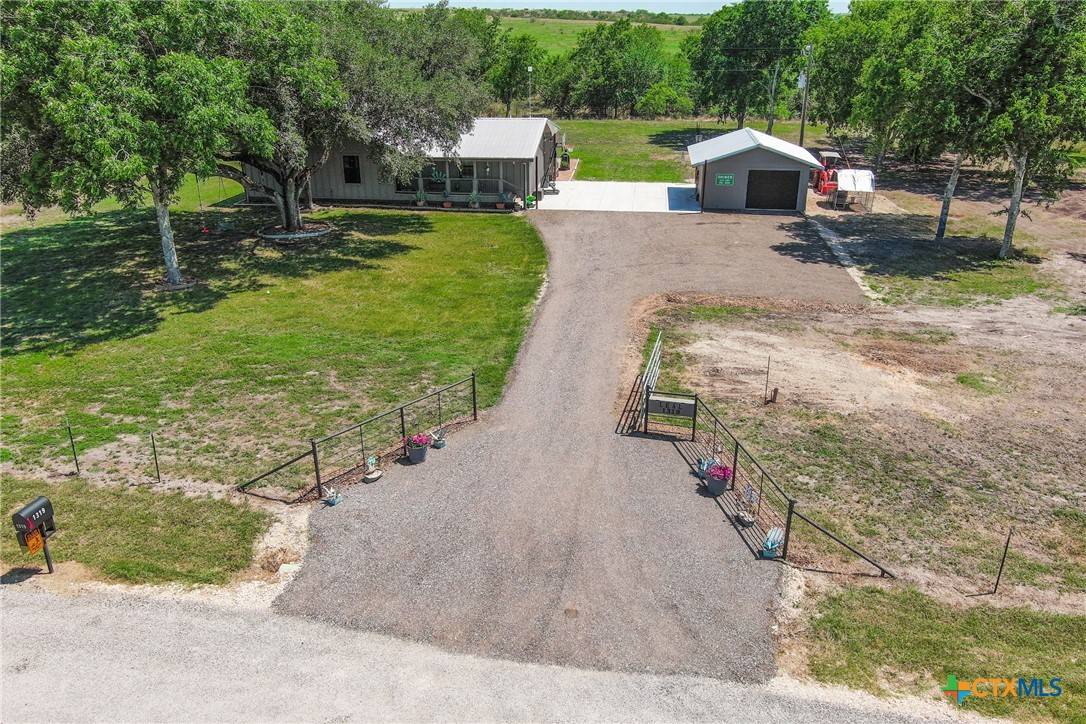 Shiner, TX 77984,1319 County Road 339