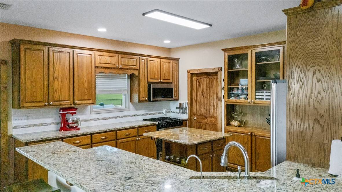 Victoria, TX 77904,211 Dewberry LN