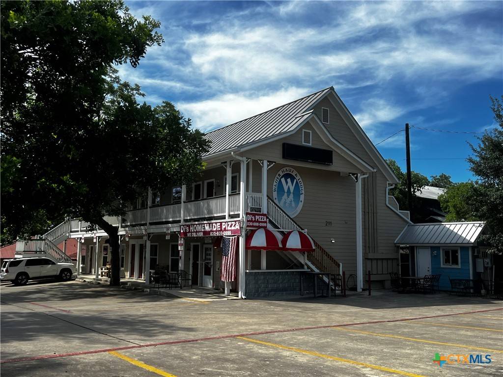 New Braunfels, TX 78130,211 W Lincoln ST #205/206
