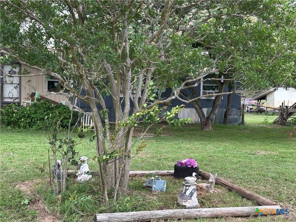 Lexington, TX 78947,1115 County Road 405