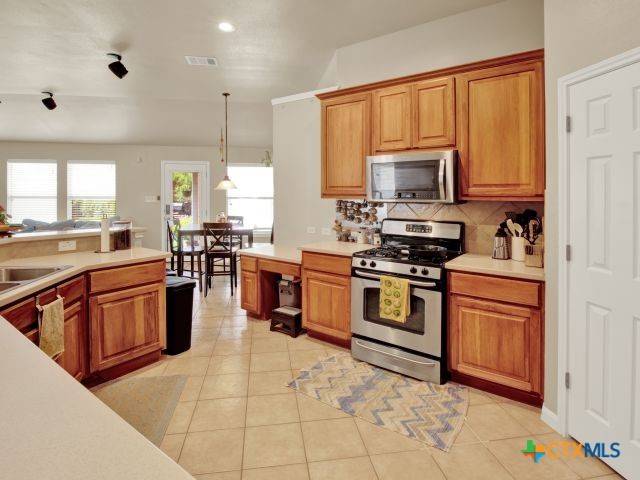 Pflugerville, TX 78660,1040 KENSINGTON CASTLE TRL