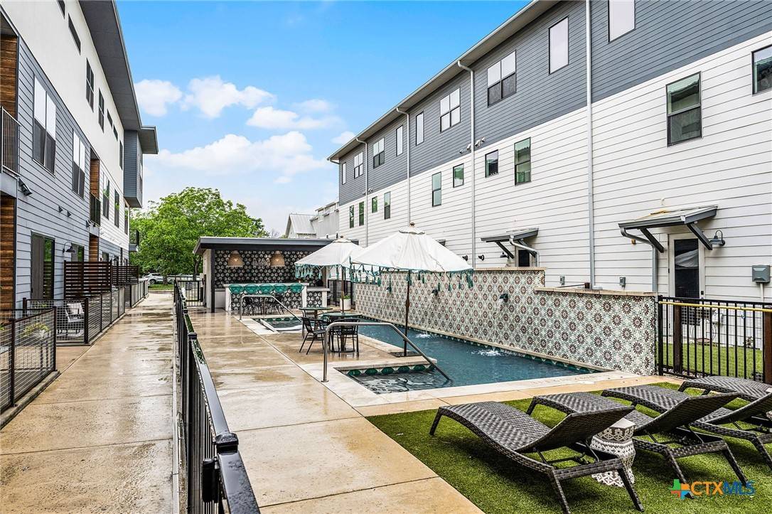 New Braunfels, TX 78130,1208 N Academy AVE #3203