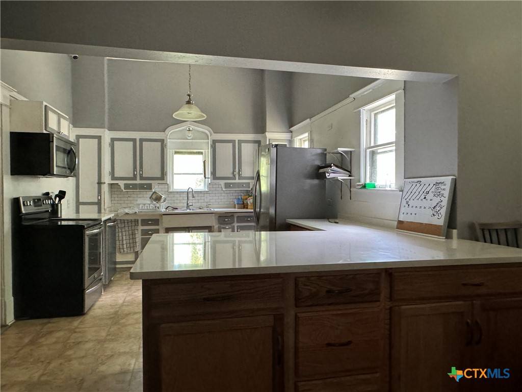 Belton, TX 76513,906 N Penelope ST