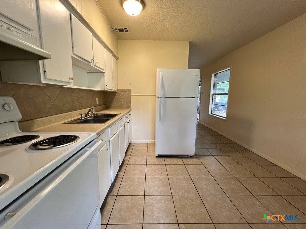 San Marcos, TX 78666,459 Lindsey ST