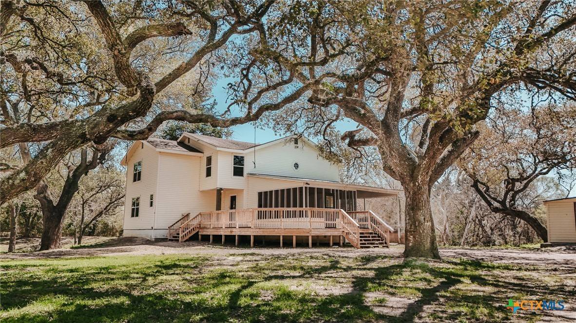 Inez, TX 77968,200 Weitz RD