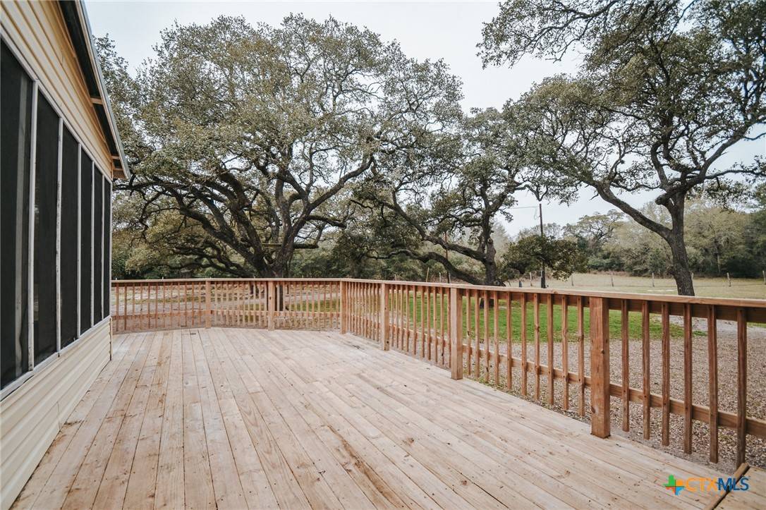 Inez, TX 77968,200 Weitz RD