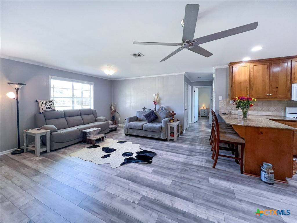 Belton, TX 76513,709 E Ave. R