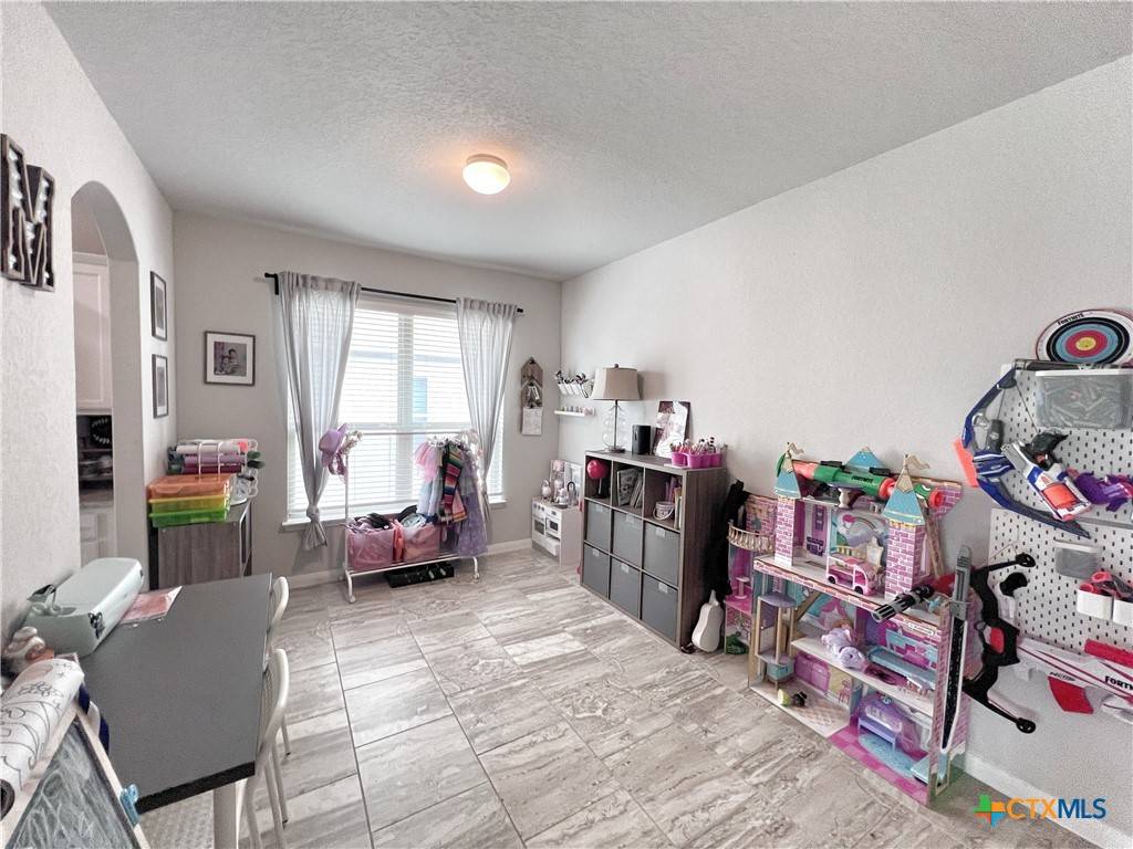 San Antonio, TX 78233,6807 Comanche Post