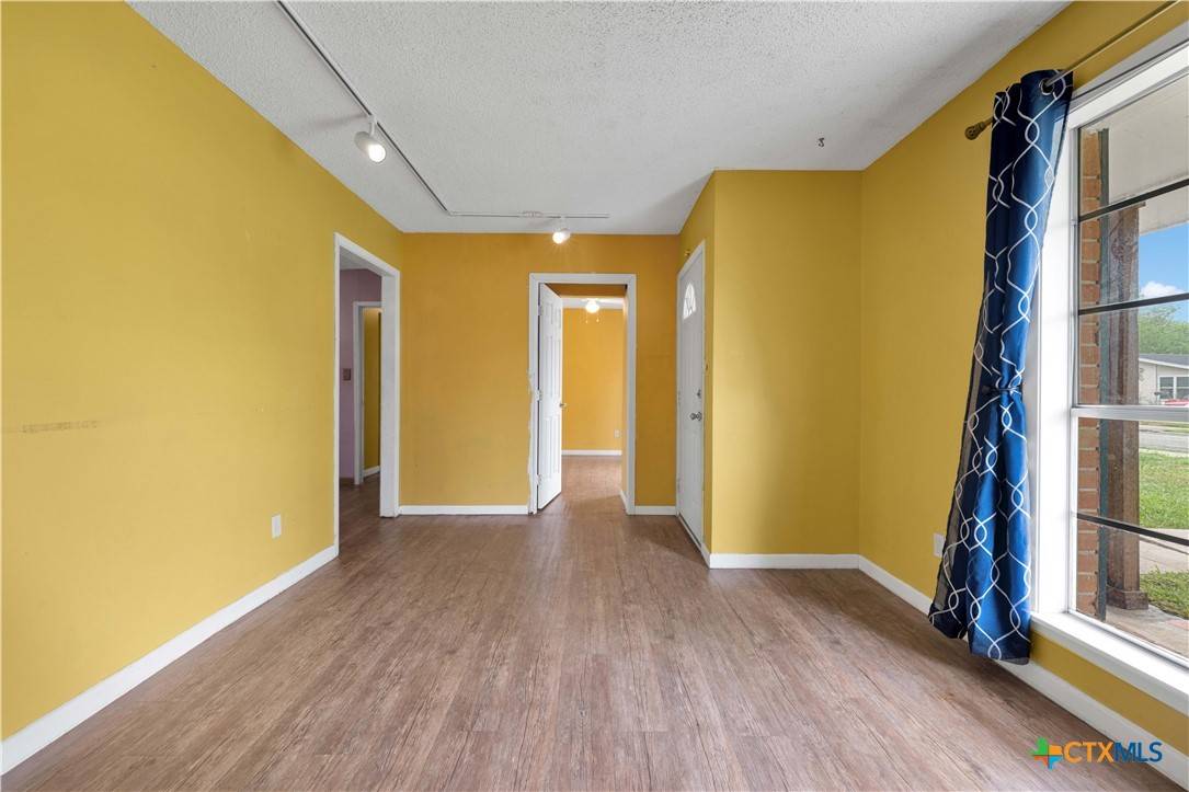 Victoria, TX 77904,702 Fern Lane