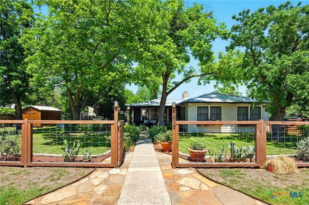 New Braunfels, TX 78130,1510 Lee ST