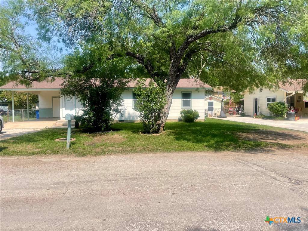 Seguin, TX 78155,413 Vickers AVE