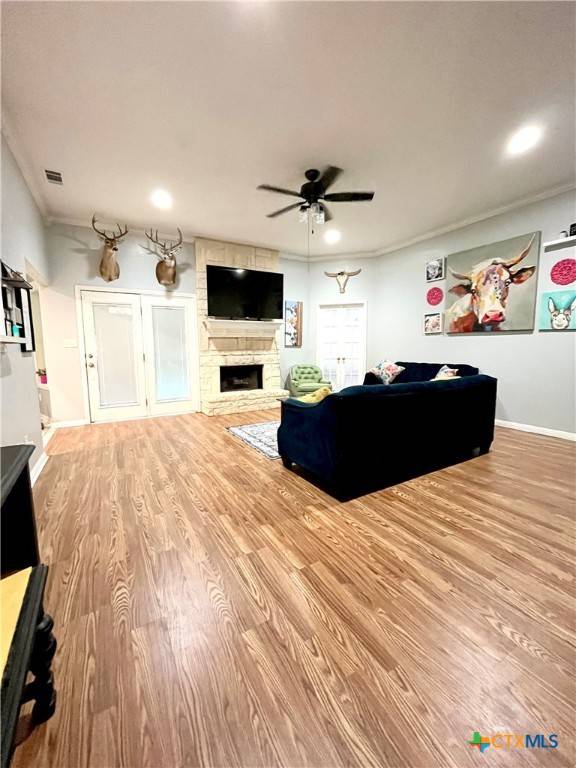 Hewitt, TX 76643,509 Sapphire BLVD