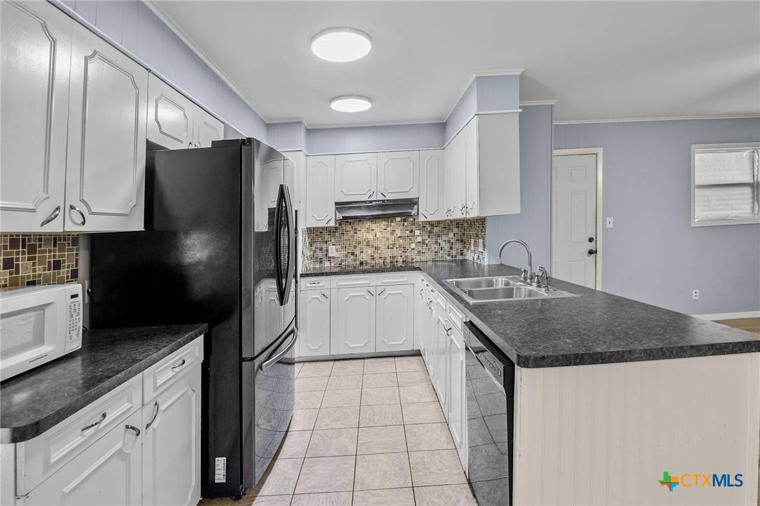 Victoria, TX 77904,104 Salisbury LN
