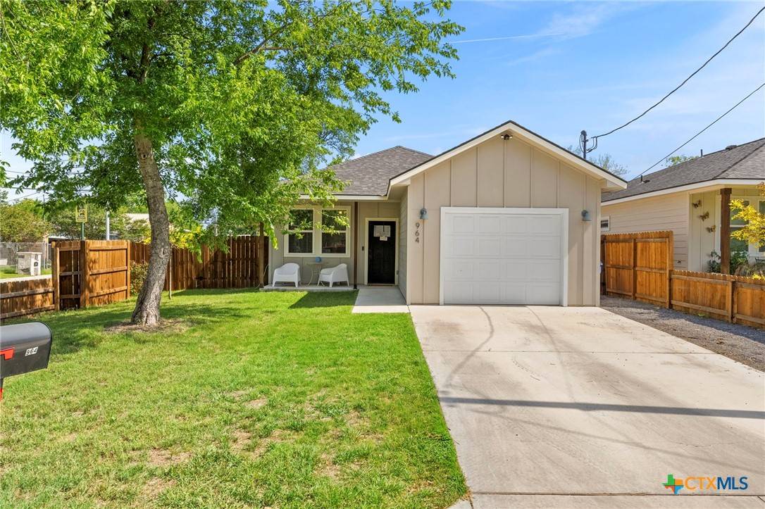 Seguin, TX 78155,964 Allende ST