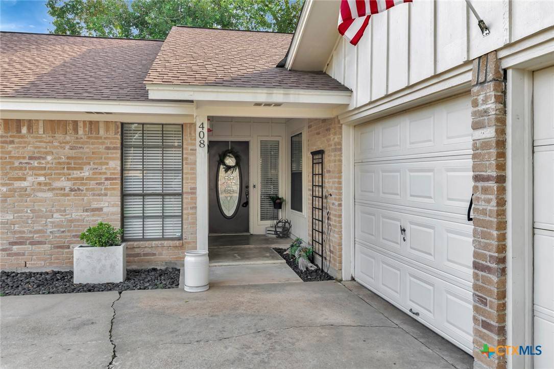 Victoria, TX 77904,408 Navajo DR
