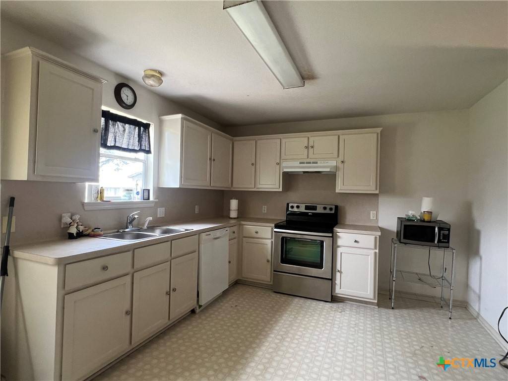 Victoria, TX 77904,316 Clydesdale LN