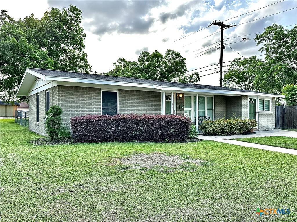 Victoria, TX 77901,3303 Avon DR