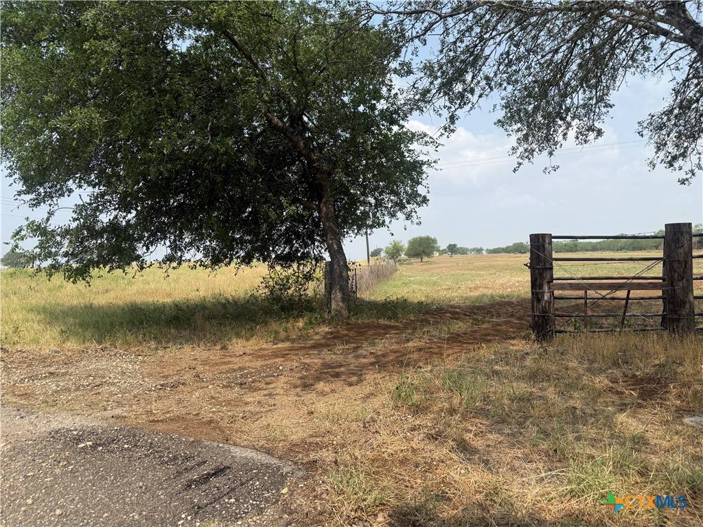 Stockdale, TX 78160,1404 US Highway 87