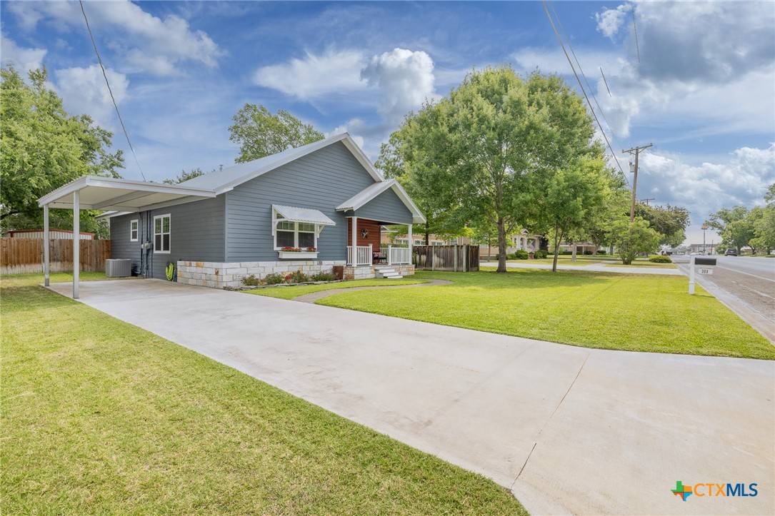Cuero, TX 77954,308 W Broadway ST