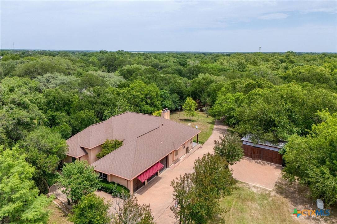 Kingsbury, TX 78638,200 Red Bird LN