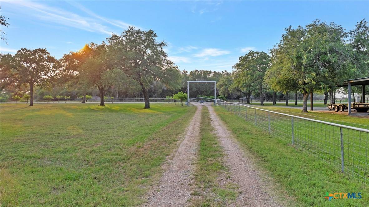 Victoria, TX 77905,79 W Albrecht RD
