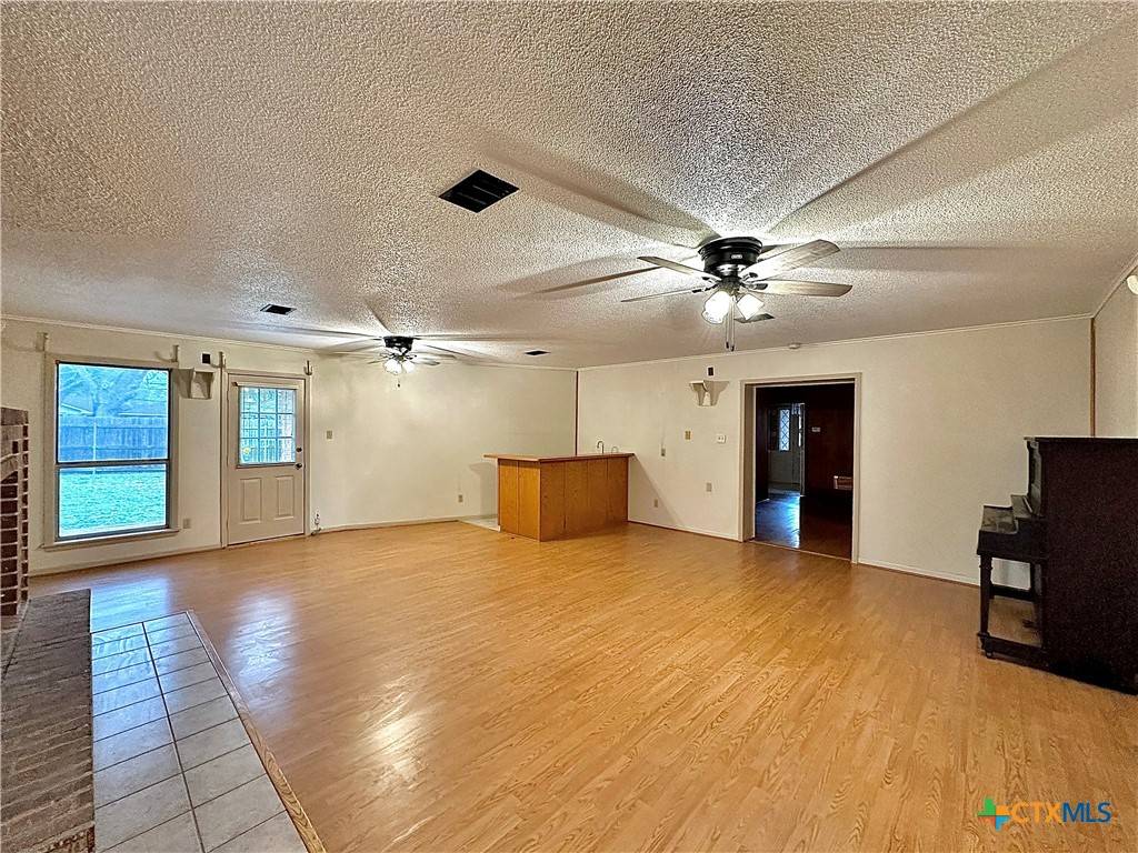 Victoria, TX 77904,203 Hampshire ST