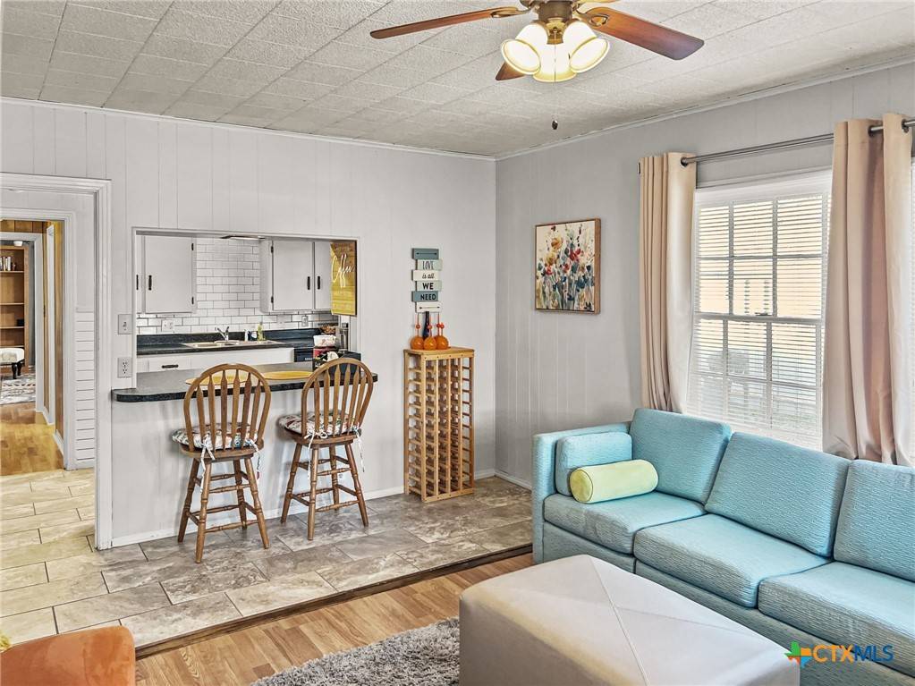 San Saba, TX 76877,202 S Clear ST
