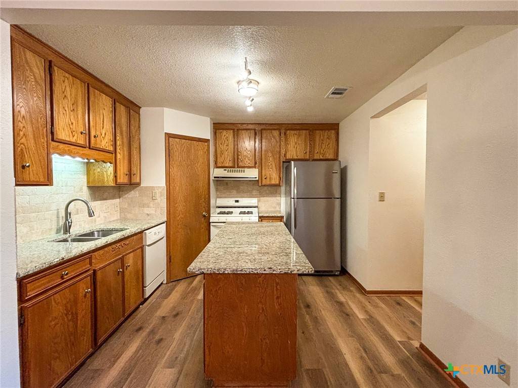 Victoria, TX 77901,101 Maplewood #28