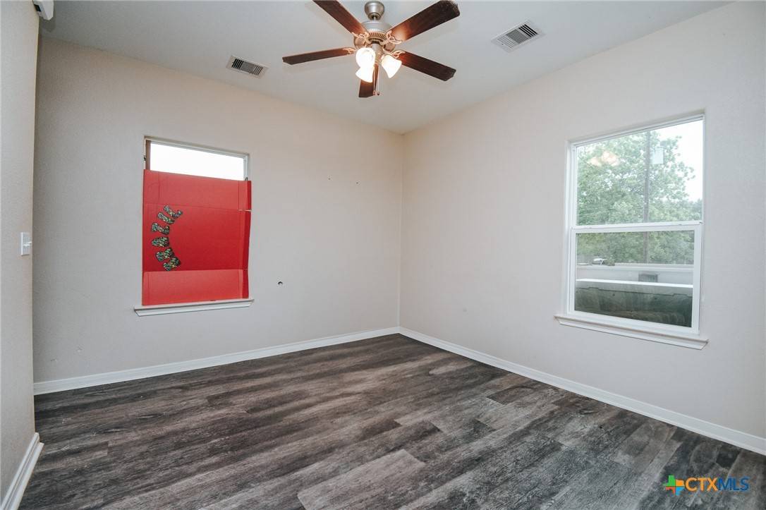 Victoria, TX 77901,704 S Vine ST