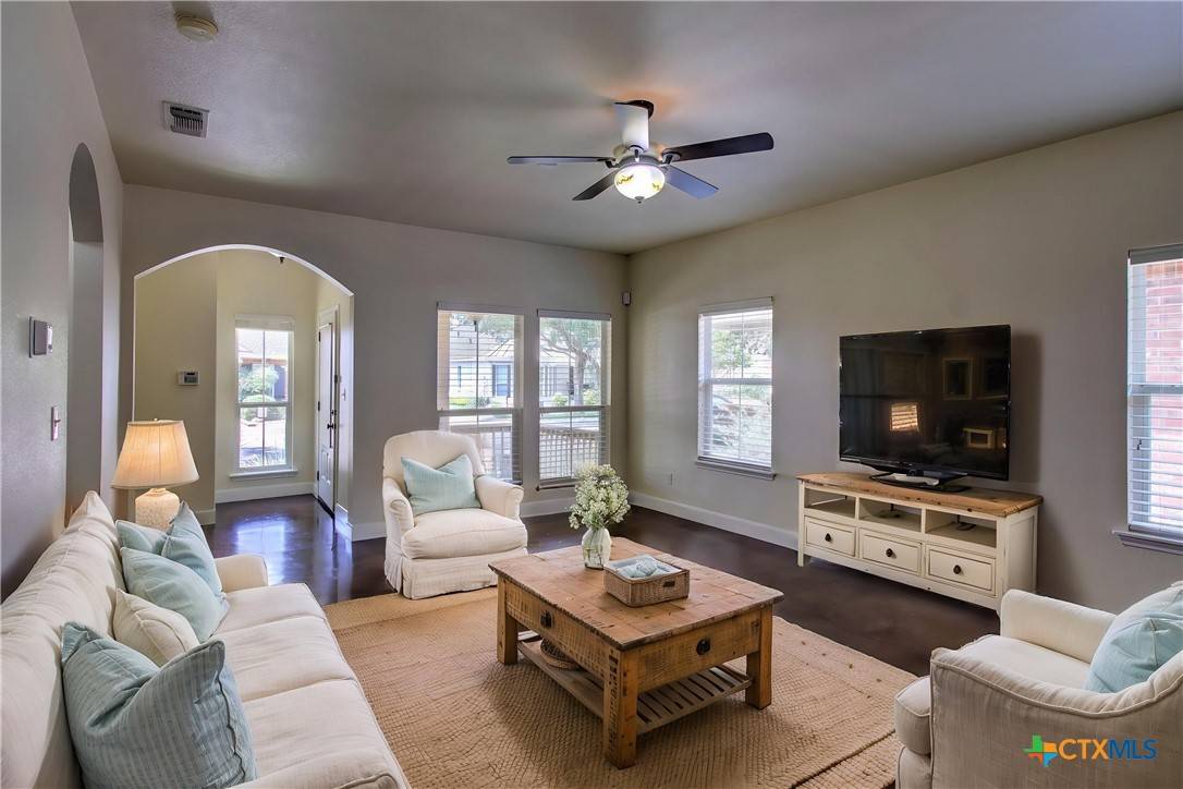 New Braunfels, TX 78130,2222 Gruene Lake DR