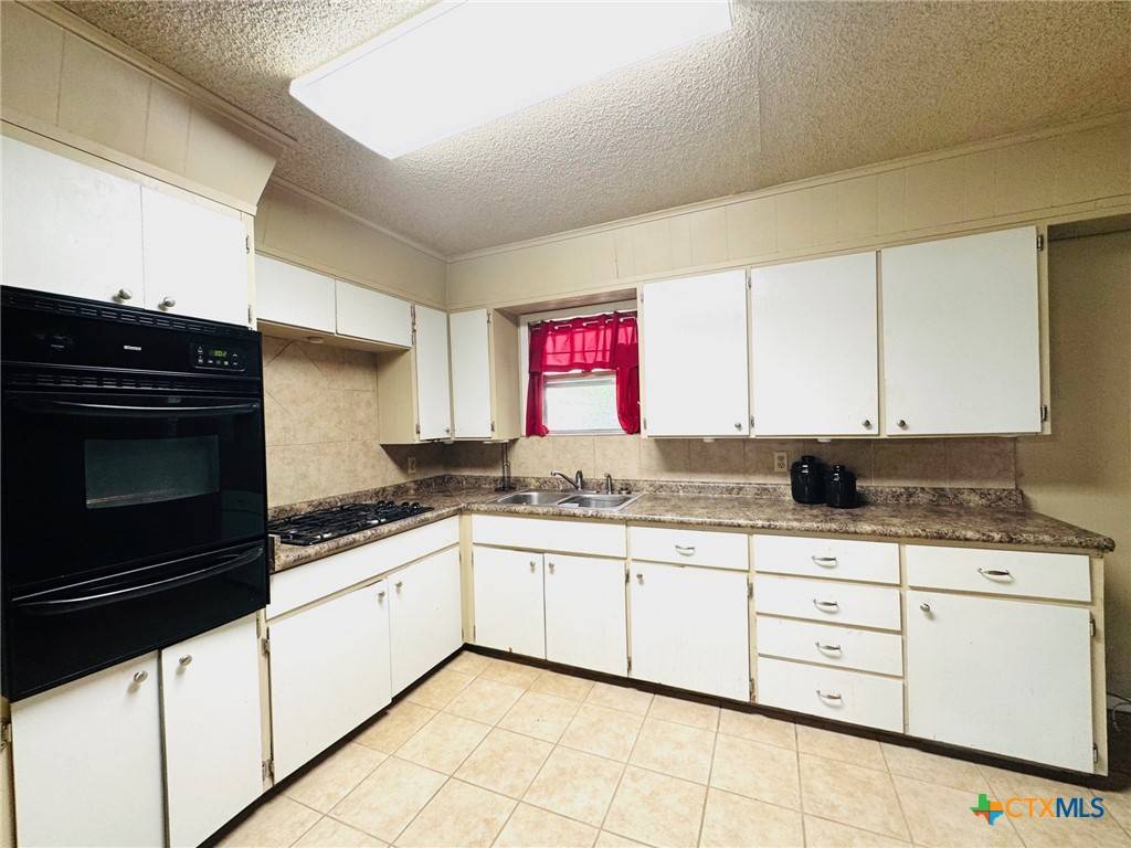 Gatesville, TX 76528,1112 Baldridge DR