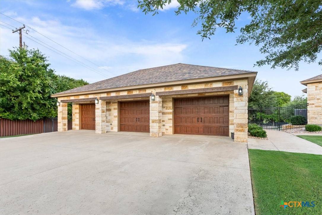 Salado, TX 76571,535 Creekside DR
