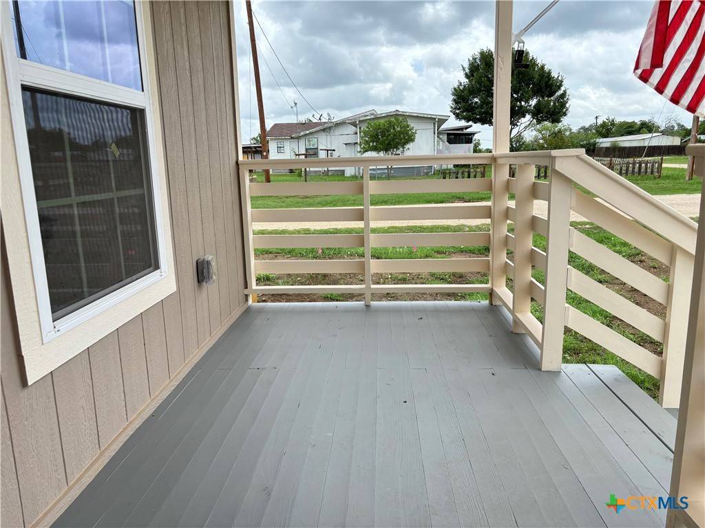 Nixon, TX 78140,710 E 5th ST