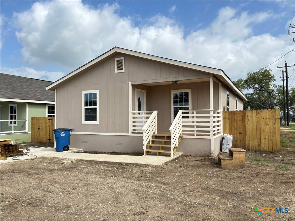 Nixon, TX 78140,710 E 5th ST