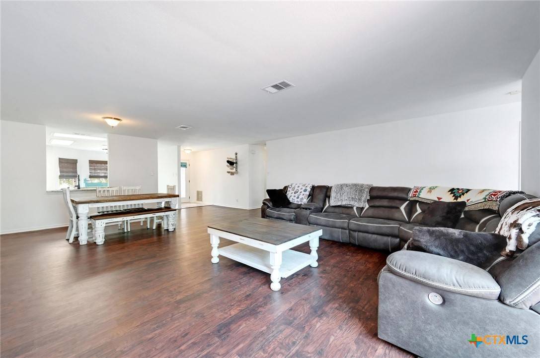 San Antonio, TX 78244,7410 Tom Watson CT