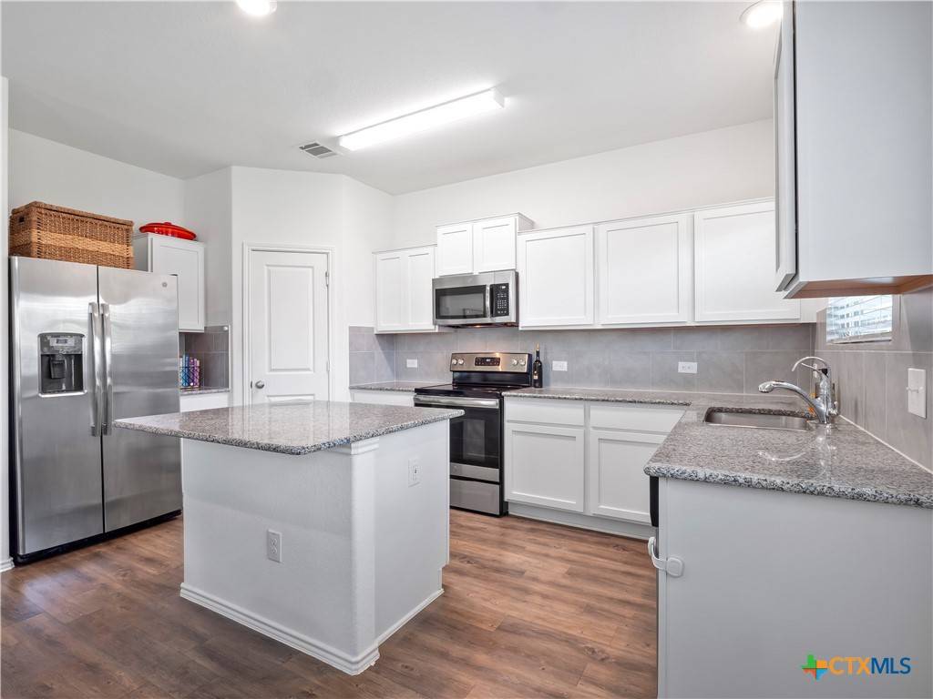 Jarrell, TX 76537,109 Comet DR #3J