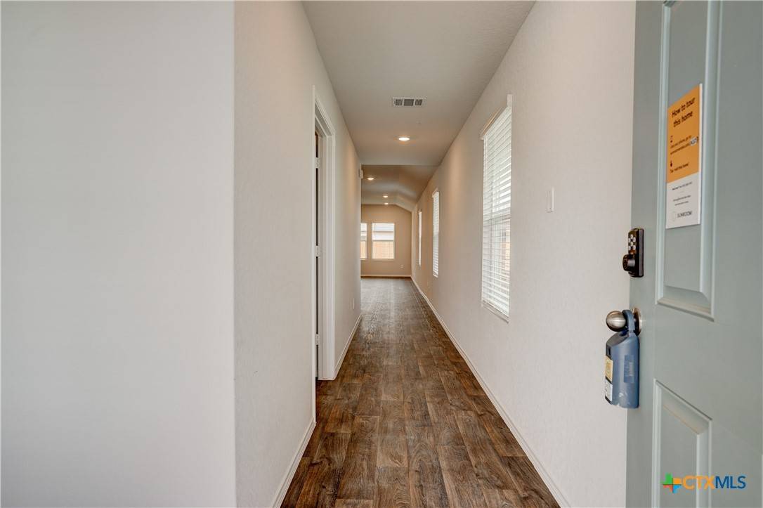 San Marcos, TX 78666,121 Roanwood DR