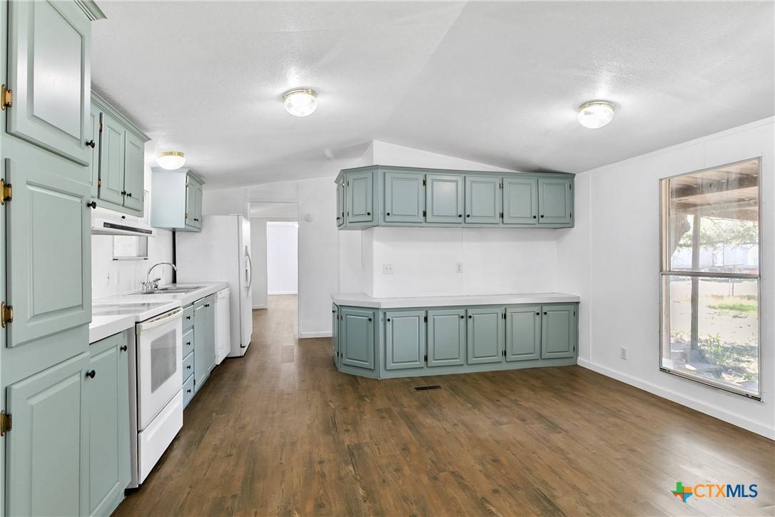 La Vernia, TX 78121,142 Oak Valley DR
