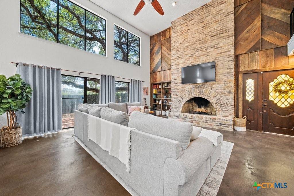 New Braunfels, TX 78130,702 California BLVD #702