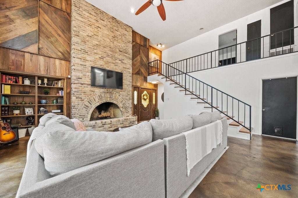 New Braunfels, TX 78130,702 California BLVD #702