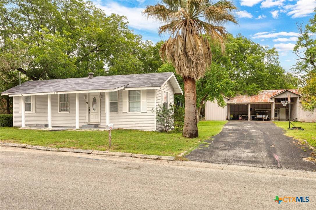 Luling, TX 78648,921 S Laurel AVE