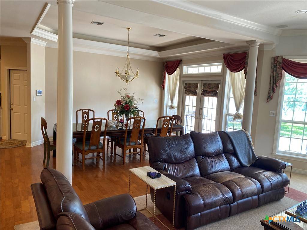 Victoria, TX 77904,104 Woodcreek CIR