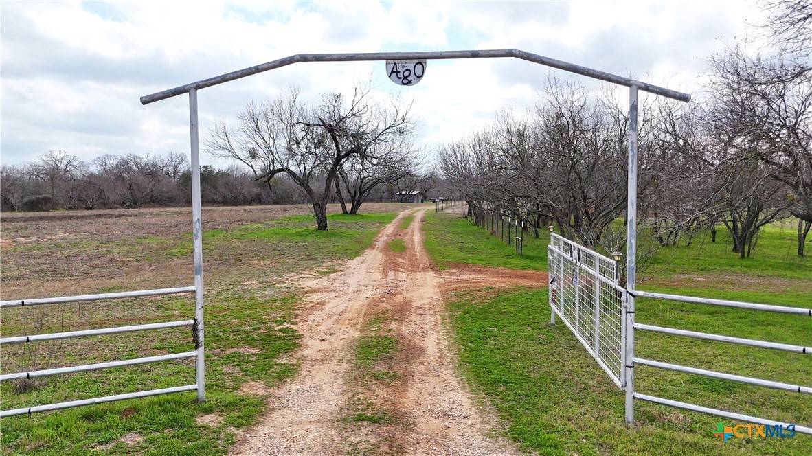 Stockdale, TX 78160,0 Fm-3335