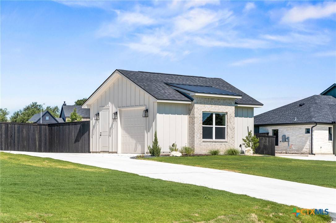 Belton, TX 76513,227 Glenview CIR