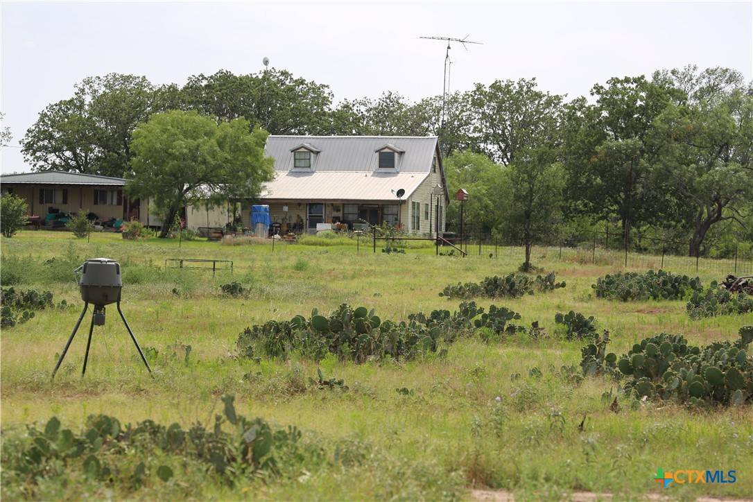 Waelder, TX 78959,974 County Road 451